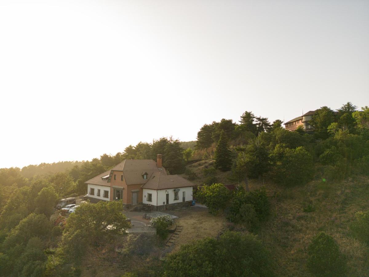 Hotel Villa Dorata Nicolosi Bagian luar foto