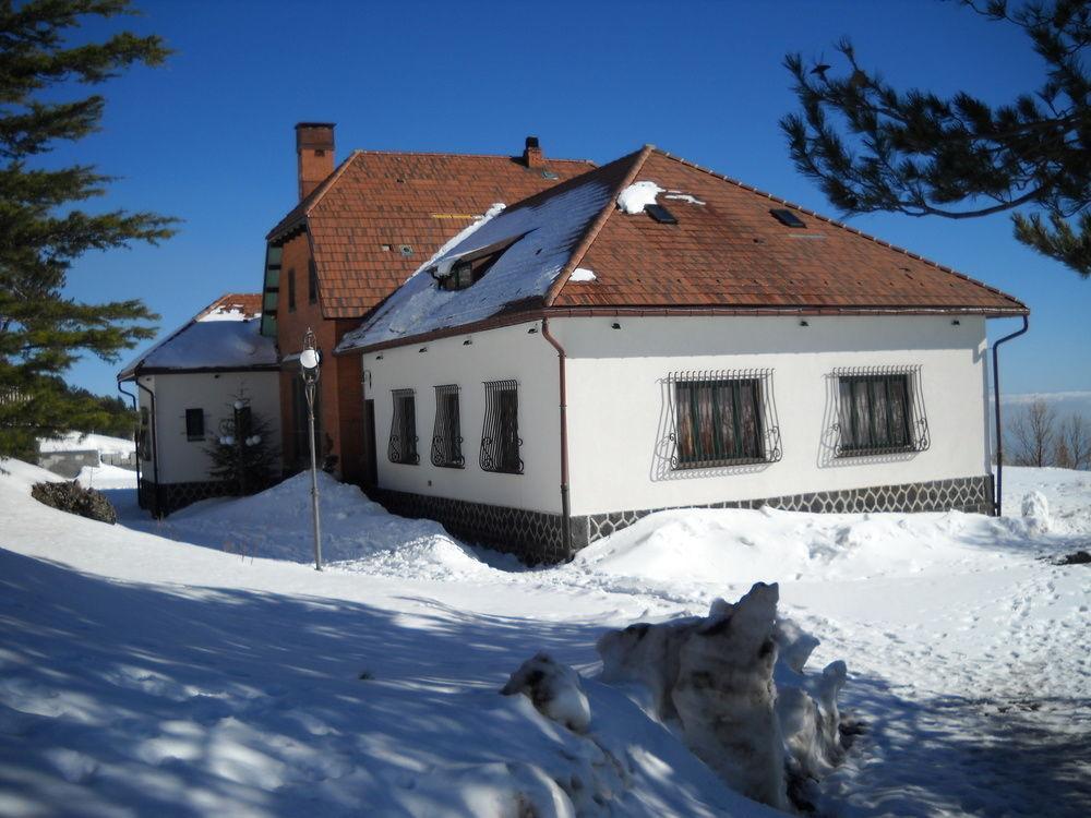 Hotel Villa Dorata Nicolosi Bagian luar foto
