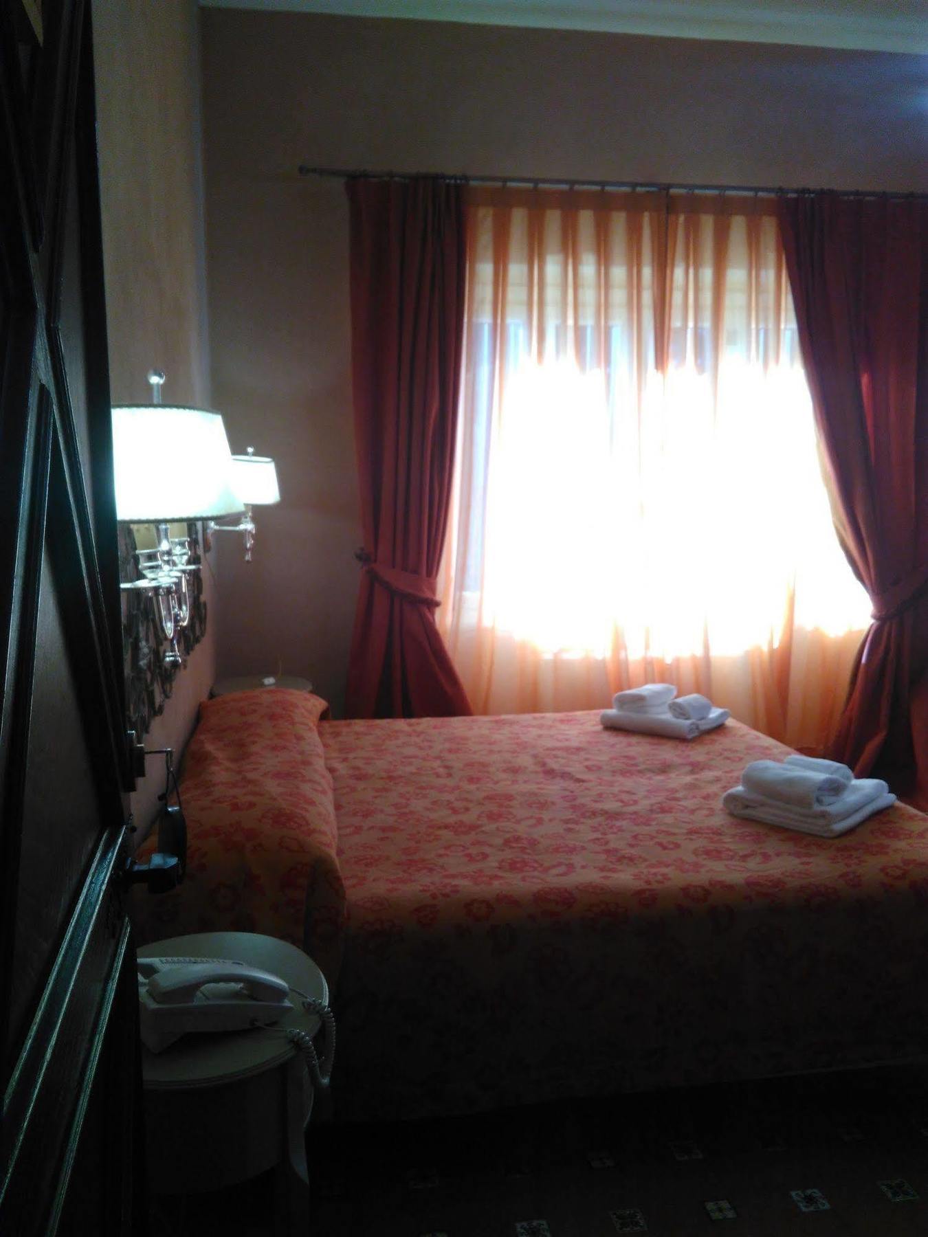 Hotel Villa Dorata Nicolosi Bagian luar foto